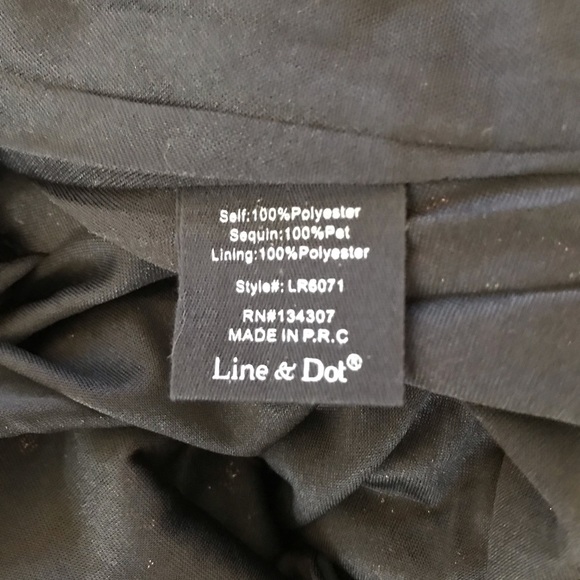 Line & Dot Metallic SequinLong Sleeve V-Neck Romper - Picture 4 of 4